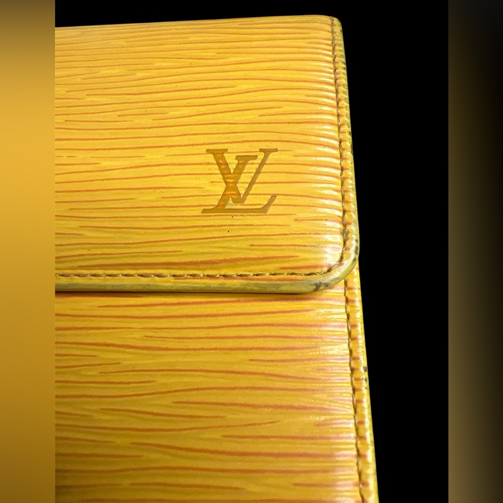 Louis Vuitton Yellow Porte Trésor Epi Wallet - Picture 4 of 13